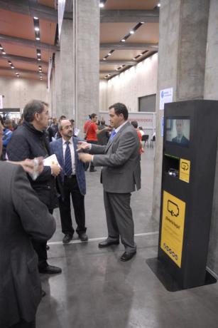 187 DPECV2012 Pabell�n 5 Servicio carga de bater�as m�viles