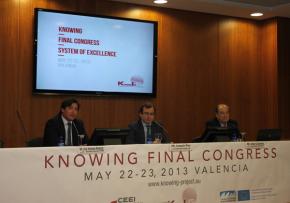 Autoridades inaugurando la Conferencia Final Knowing