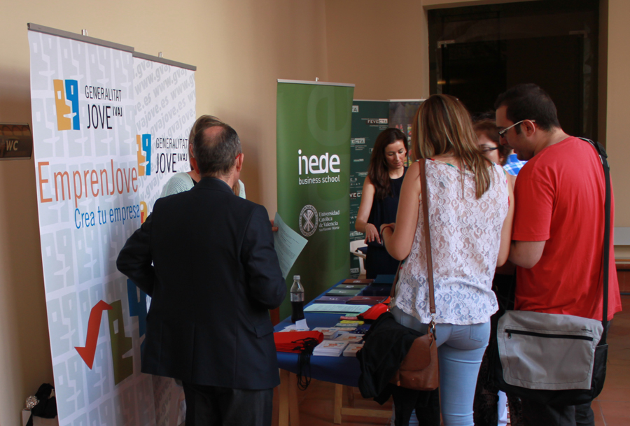 Enr�date X�tiva Stands
