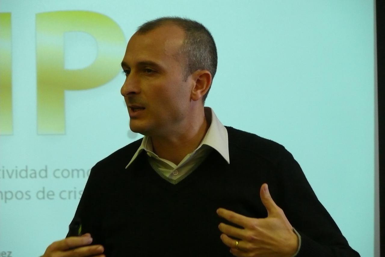 Desayuno de innovaci�n CEEI Castell�n 10/03/2011, Jonathan Secarella Networking y creatividad como factor estrat�gico en tiempos de crisis