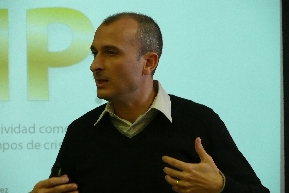 Desayuno de innovaci�n CEEI Castell�n 10/03/2011, Jonathan Secarella Networking y creatividad como factor estrat�gico en tiempos de crisis