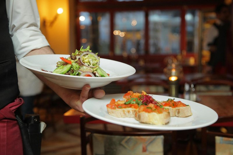 �Los bares y restaurantes deben cumplir con la protecci�n de datos?